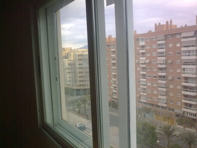 ventanas que aíslan del ruido principal