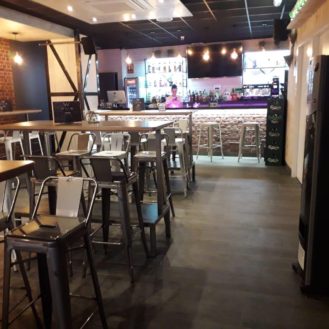 AISLAMIENTO, ACONDICIONAMIENTO ACÚSTICO Y DECORATIVO DE BAR MUSICAL