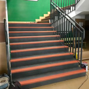 AISLAMIENTO ACÚSTICO DE ESCALERA EN COLEGIO