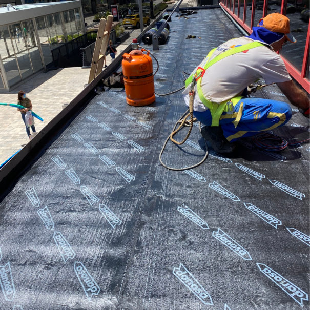 Rehabilitación de la marquesina de Mediamarkt Albacete