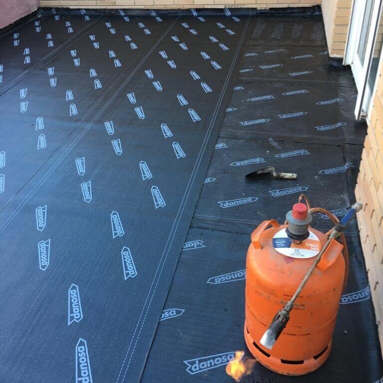 Proceso de impermeabilización en terrazas